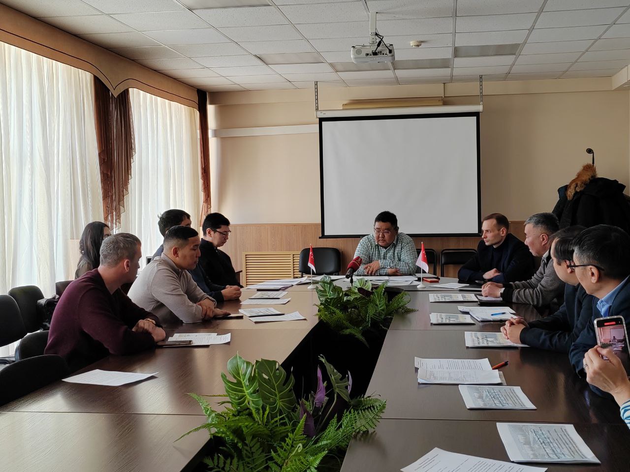 Фото В Бурятии обсудили риски и перспективы перехода такси на отечественные авто   