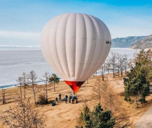Фото Три путешественника пересекли Байкал на воздушном шаре (ФОТО)