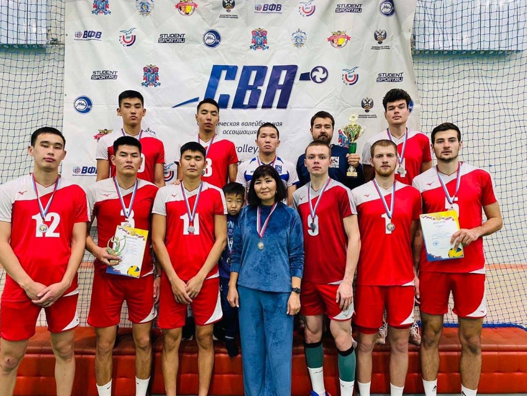 Фото Волейболисты Бурятии завоевали серебряную награду студенческого Кубка ДФО
