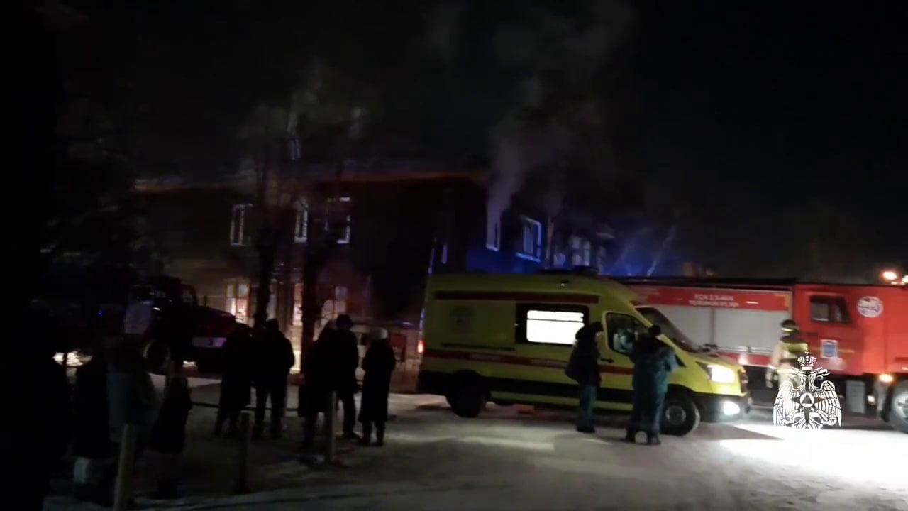 Фото На улице Гагарина в Улан-Удэ во время пожара погиб мужчина