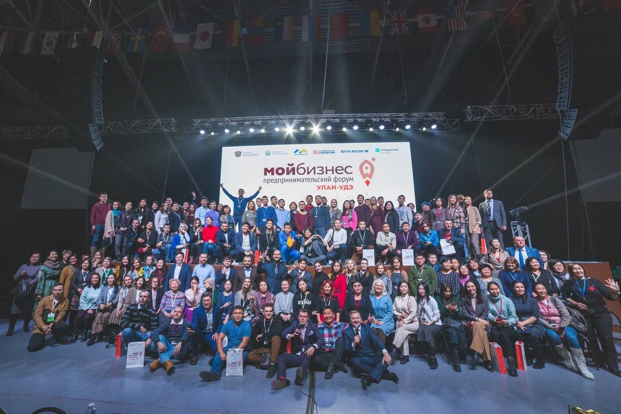 Фото Глава Бурятии поздравляет предпринимателей республики с профессиональным праздником 