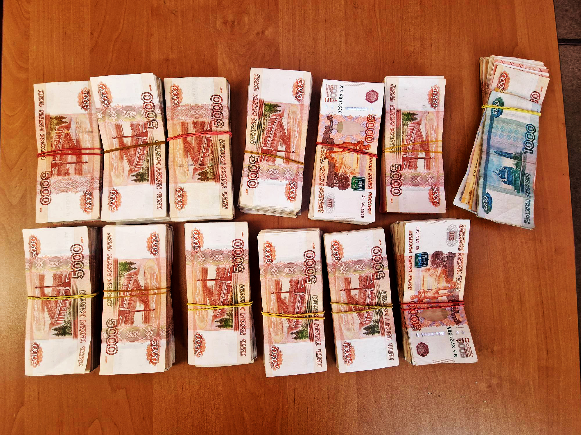 Фото Двое иностранцев попытались незаконно ввезти в Бурятию миллионы