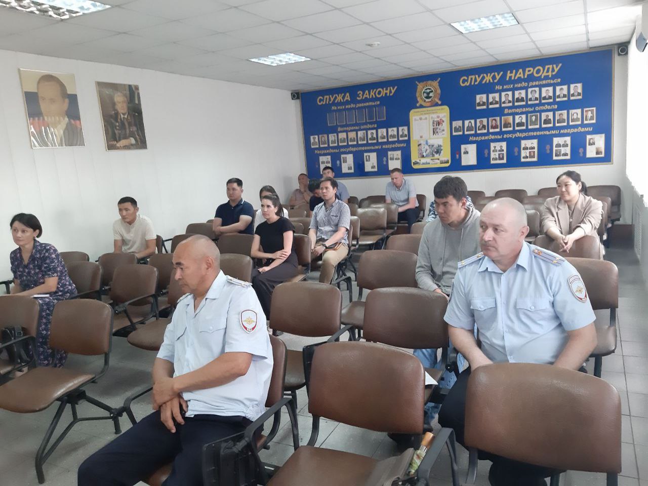 Фото Ветераны боевых действий в Улан-Удэ встретились с полицейскими транспортного отдела