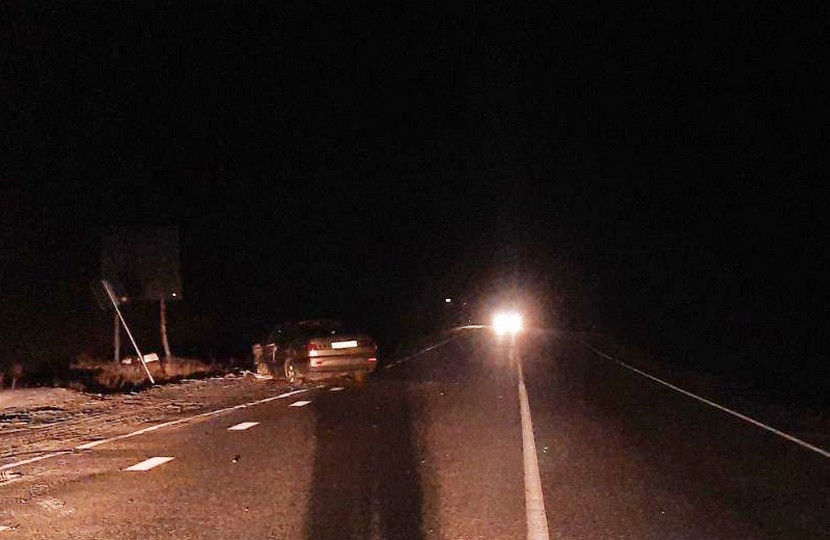 Фото В Бурятии водителя госпитализировали после столкновения с дорожным знаком