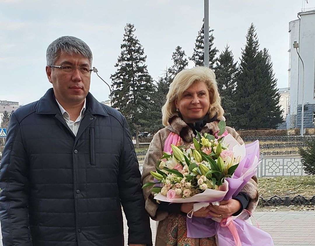 Фото Жители требуют встречи с прибывшей в Бурятию Уполномоченной по правам человека РФ