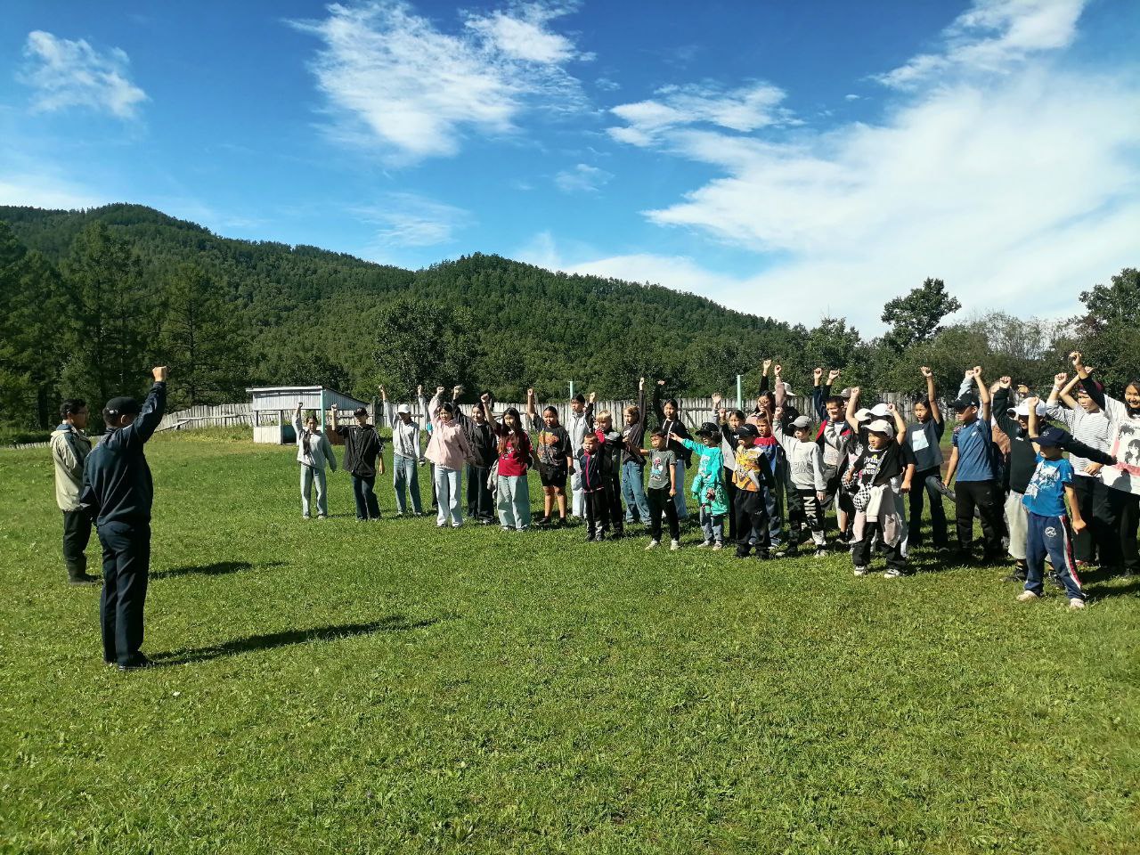 Фото Закаменские полицейские объединили спорт и безопасность