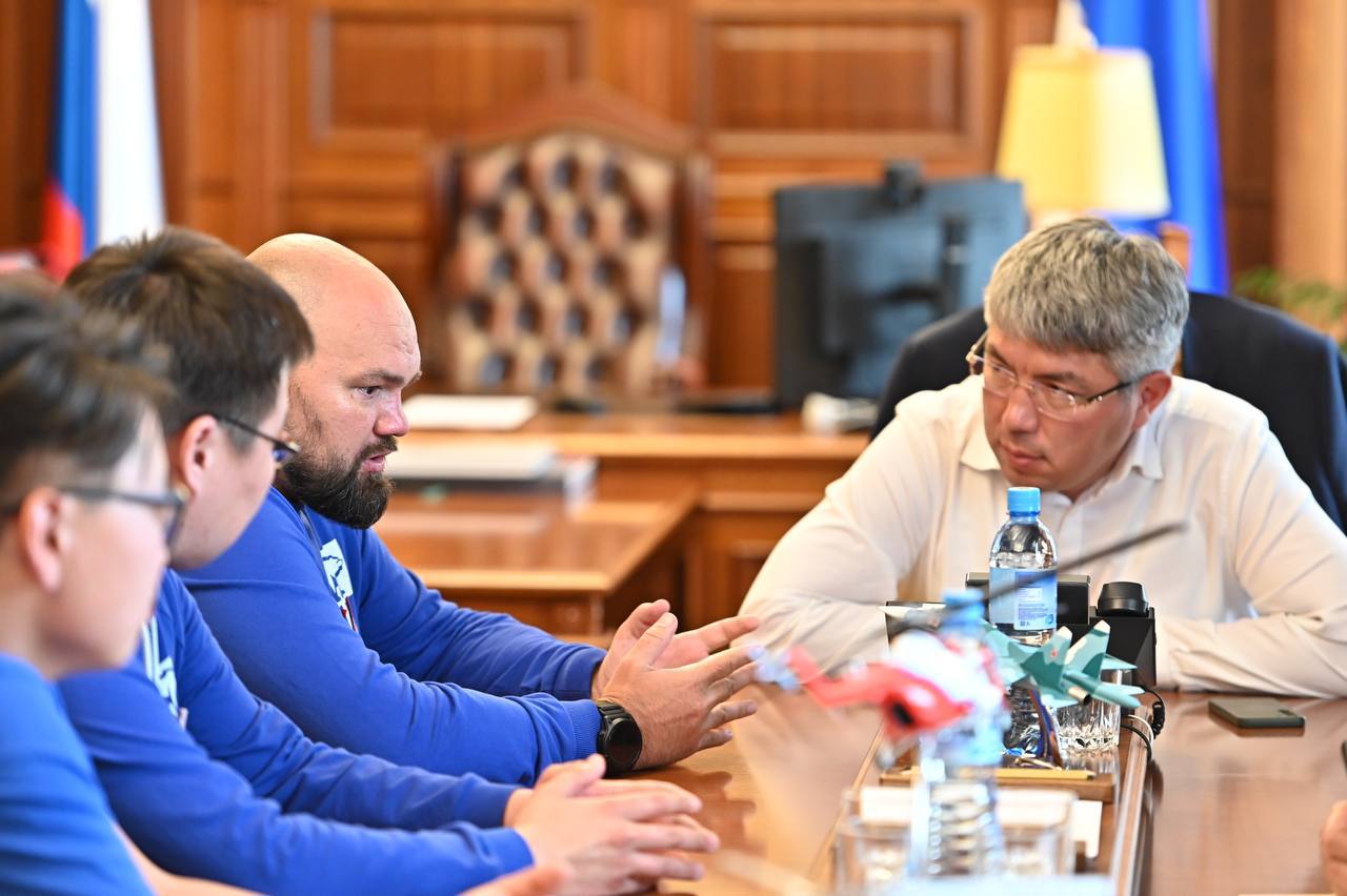Фото Молодогвардейцы Бурятии передадут землякам на СВО технику на 10 млн рублей