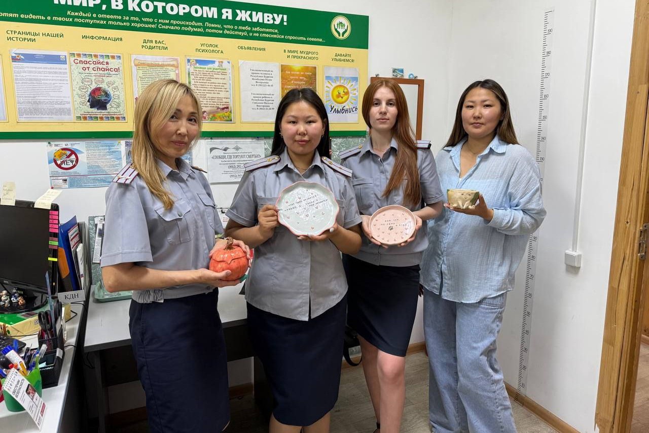 Фото Сотрудники уголовно-исполнительной инспекции в Бурятии освоили гончарное мастерство
