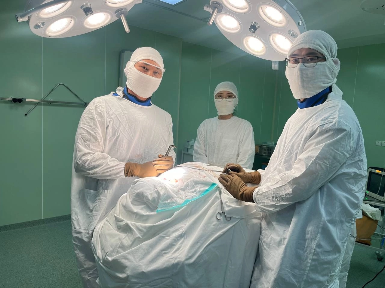 Фото В Улан-Удэ нейрохирурги восстановили сломанные позвонки