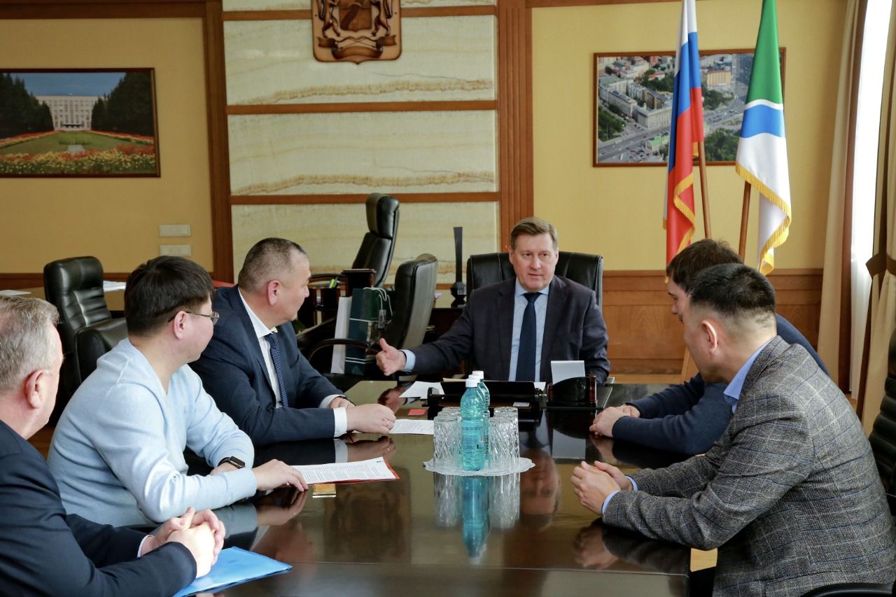 Делегация города Улан-Удэ провела рабочую встречу в мэрии Новосибирска (ФОТО)