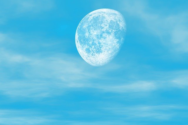 Фото Голубая луна существует- россияне смогут увидеть редкое явление