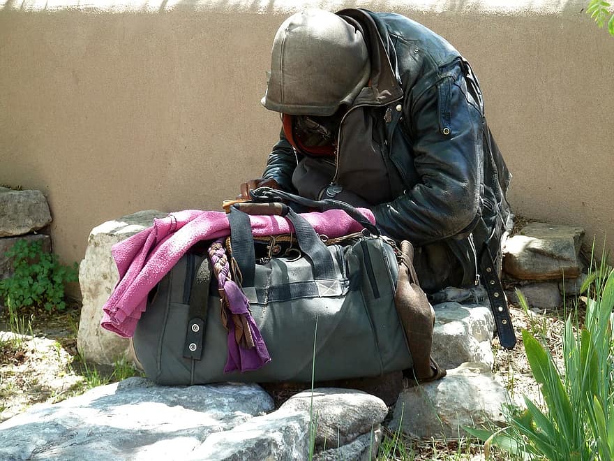 Фото В Минсоцзащиты Бурятии призывают: «Не проходите мимо бездомного»