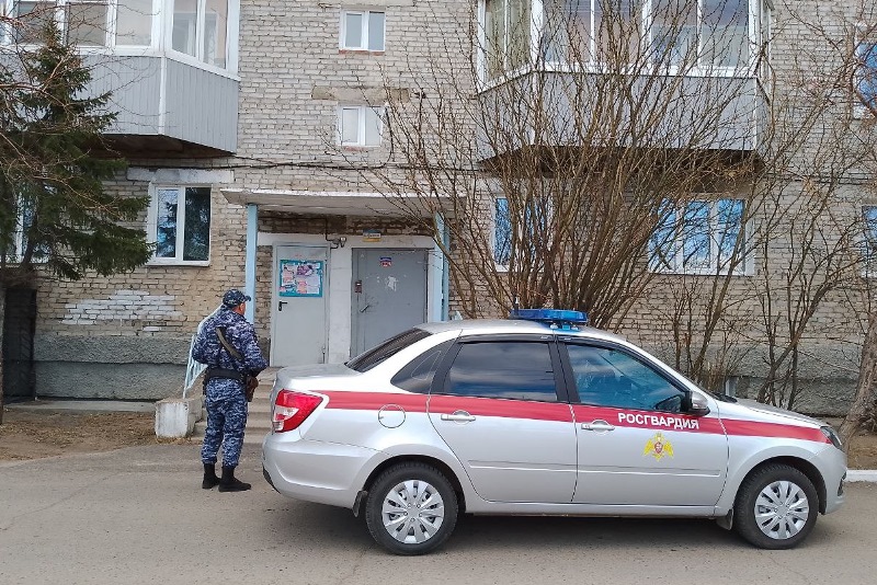 Фото Стражи порядка задержали наркомана-дебошира в районе Бурятии 
