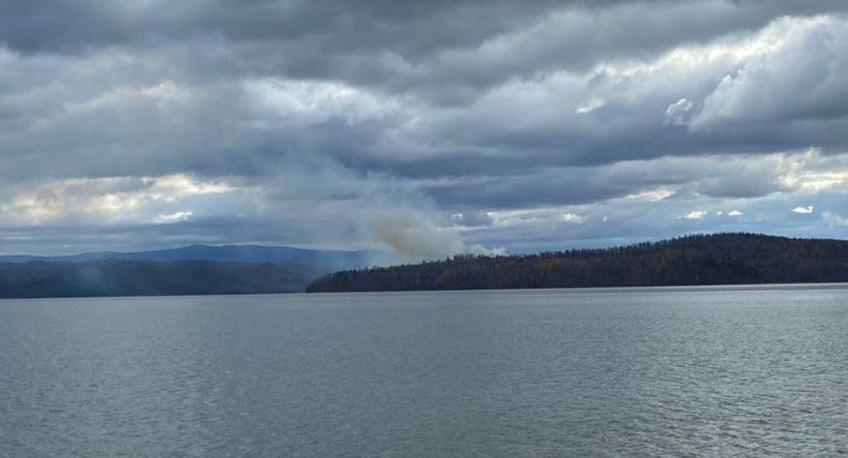 Фото В Бурятии тушили пожар на острове озера Котокель