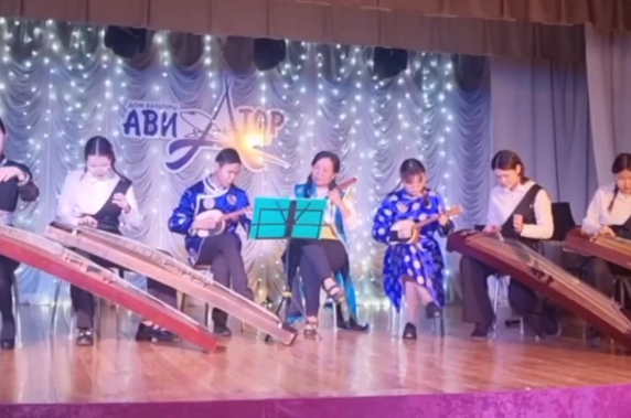 Фото Детские школы искусств Улан-Удэ собрали помощь бойцам СВО