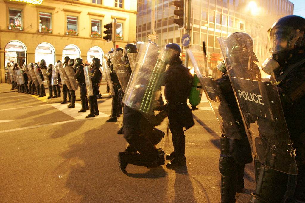 Фото В беспорядках в Праге ранили 25 полицейских