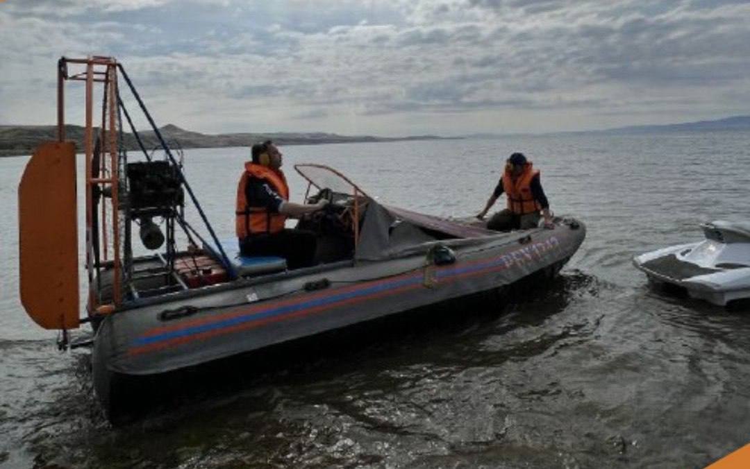 Фото В Бурятии опрокинулась лодка с тремя людьми, один из них утонул