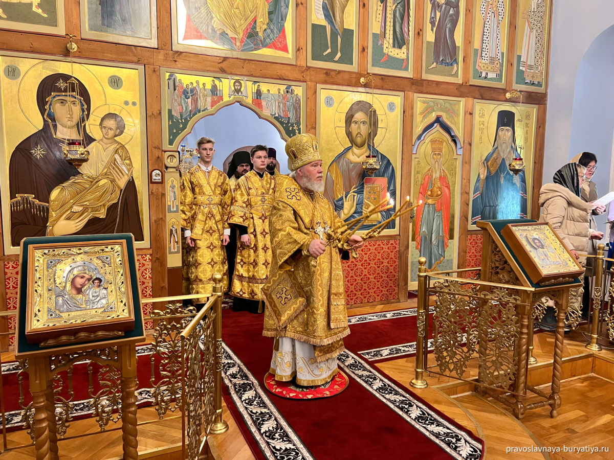 В Бурятии прошла Воскресная Божественная Литургия в честь апостолов Петра и  Павла | 06.11.2022 | Новости Улан-Удэ - БезФормата