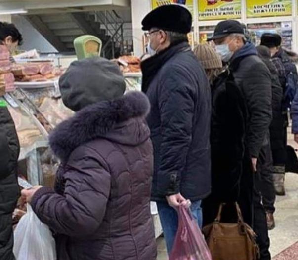 Фото Цыденова заметили в очереди на Центральном колхозном рынке (ФОТО)