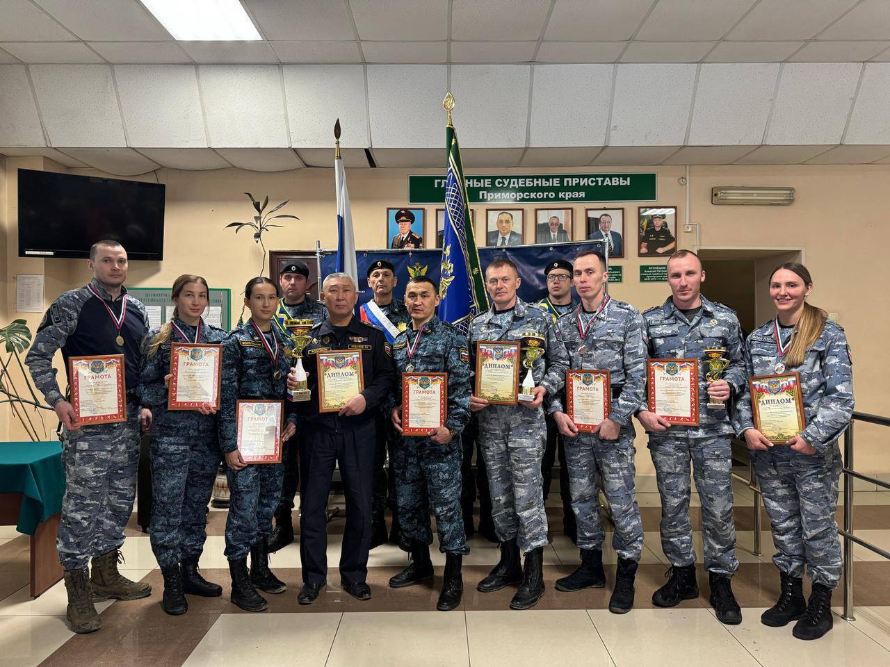 Фото Бурятские приставы стали лучшими на Дальнем Востоке в служебном двоеборье