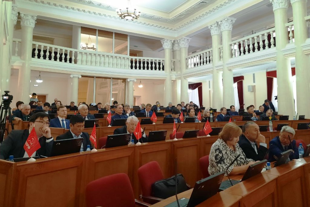 Фото Депутатам парламента Бурятии сообщили о самом низком уровне зарплат в госсекторе