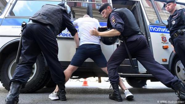 Фото В России повысят штрафы за неповиновение силовикам