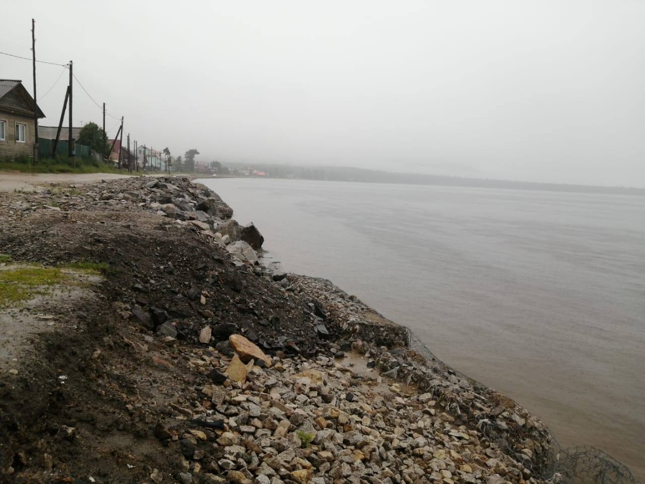 Фото Из-за повышения уровня воды в Байкале в Бурятии подтопило прибрежные районы 