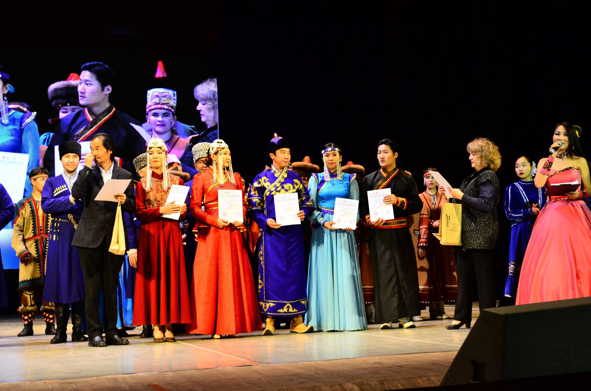 Фото В Бурятию для участия в гала-концерте прибыли виртуозы из Монголии