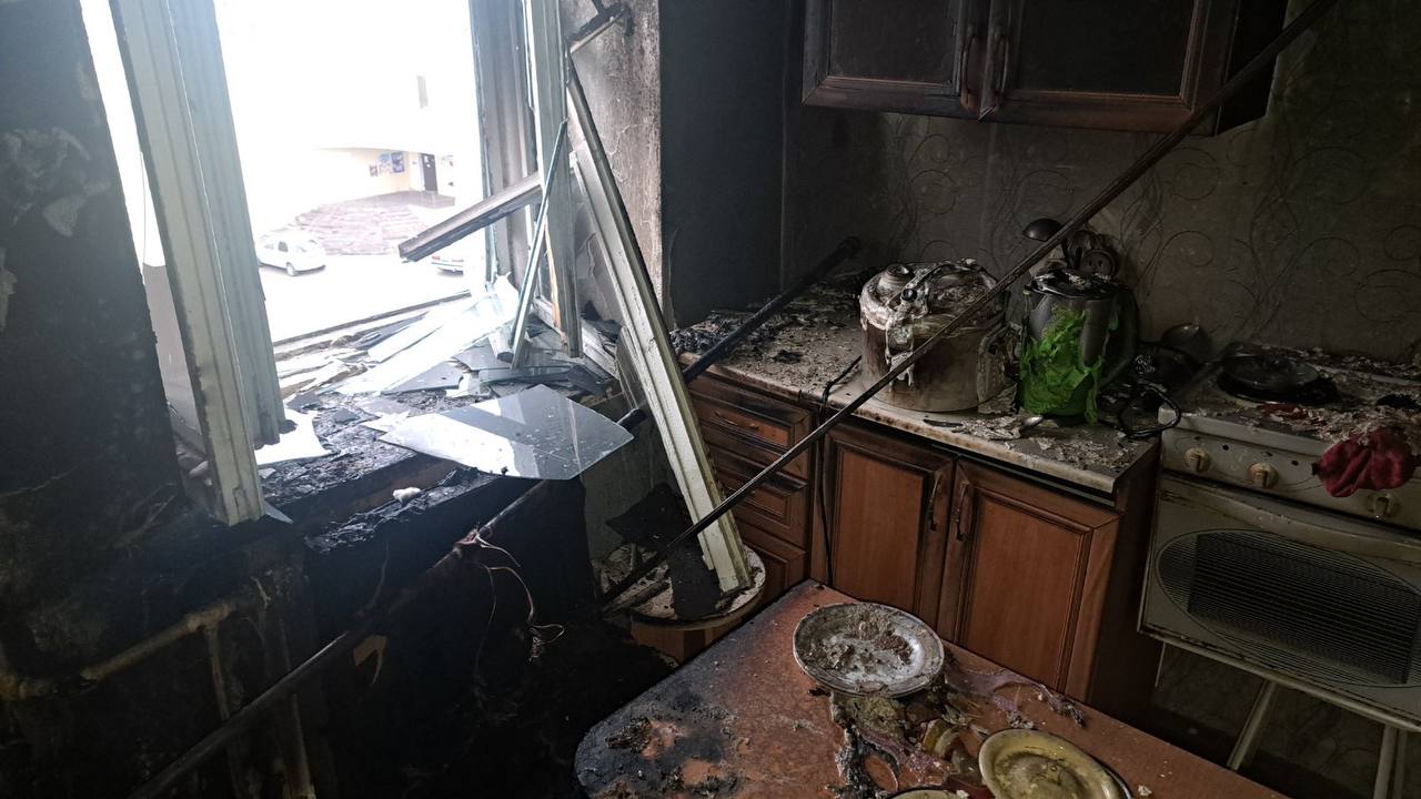 Фото Жительница Бурятии осталась без кухни, забыв выключить плиту