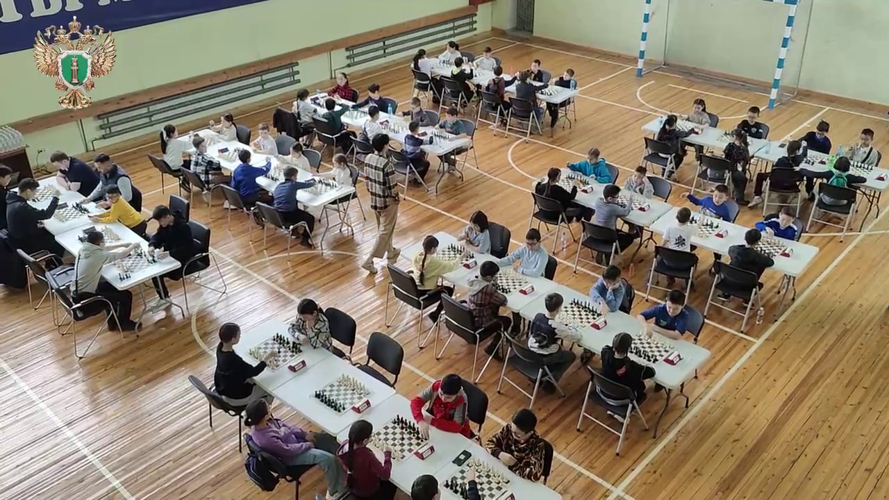 Фото Среди школьников Улан-Удэ прошел шахматный турнир на призы прокурора Бурятии