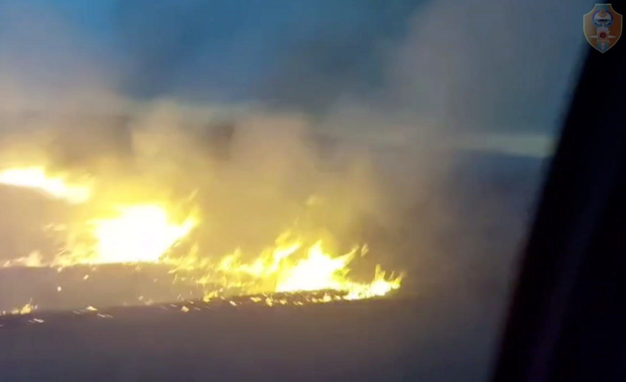 Фото Мощный пожар у бурятского села потушили сегодня рано утром