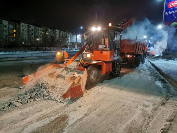 Фото В Улан-Удэ показали, как очищают улицы от снега (ФОТО)