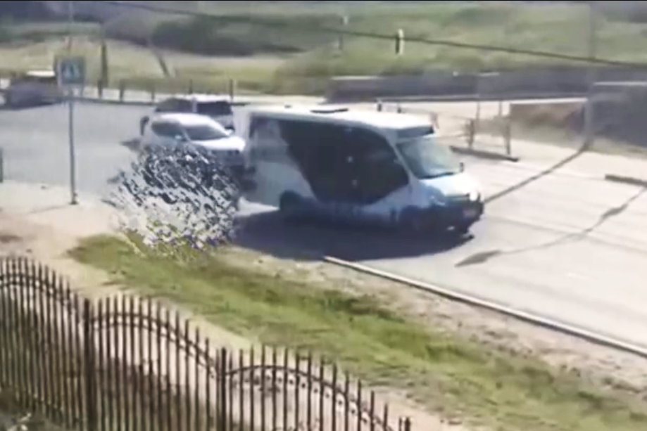 Фото В Улан-Удэ маршрутка сбила пенсионерку на пешеходном переходе