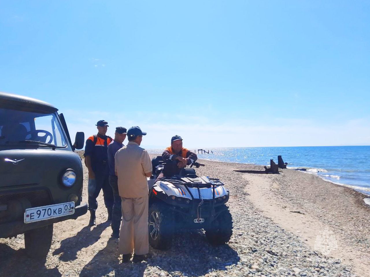 Фото В Бурятии спасатели нашли тело одного из трех пропавших рыбаков