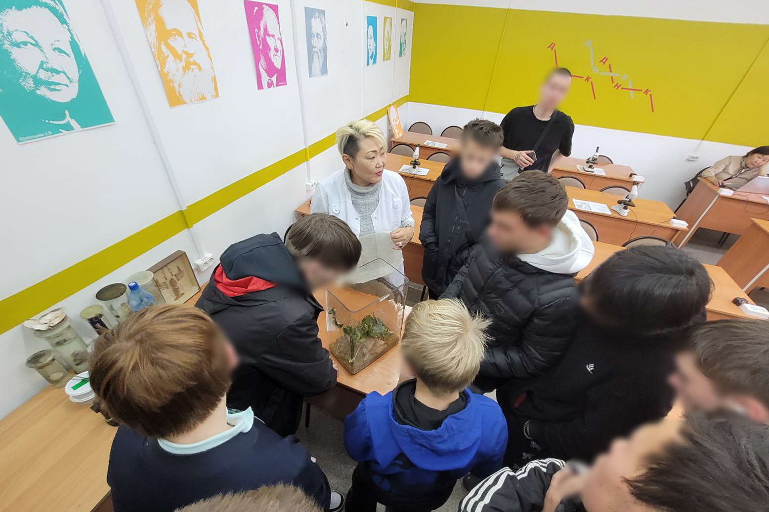 Фото Состоящие на учете подростки в Улан-Удэ прикоснулись к науке