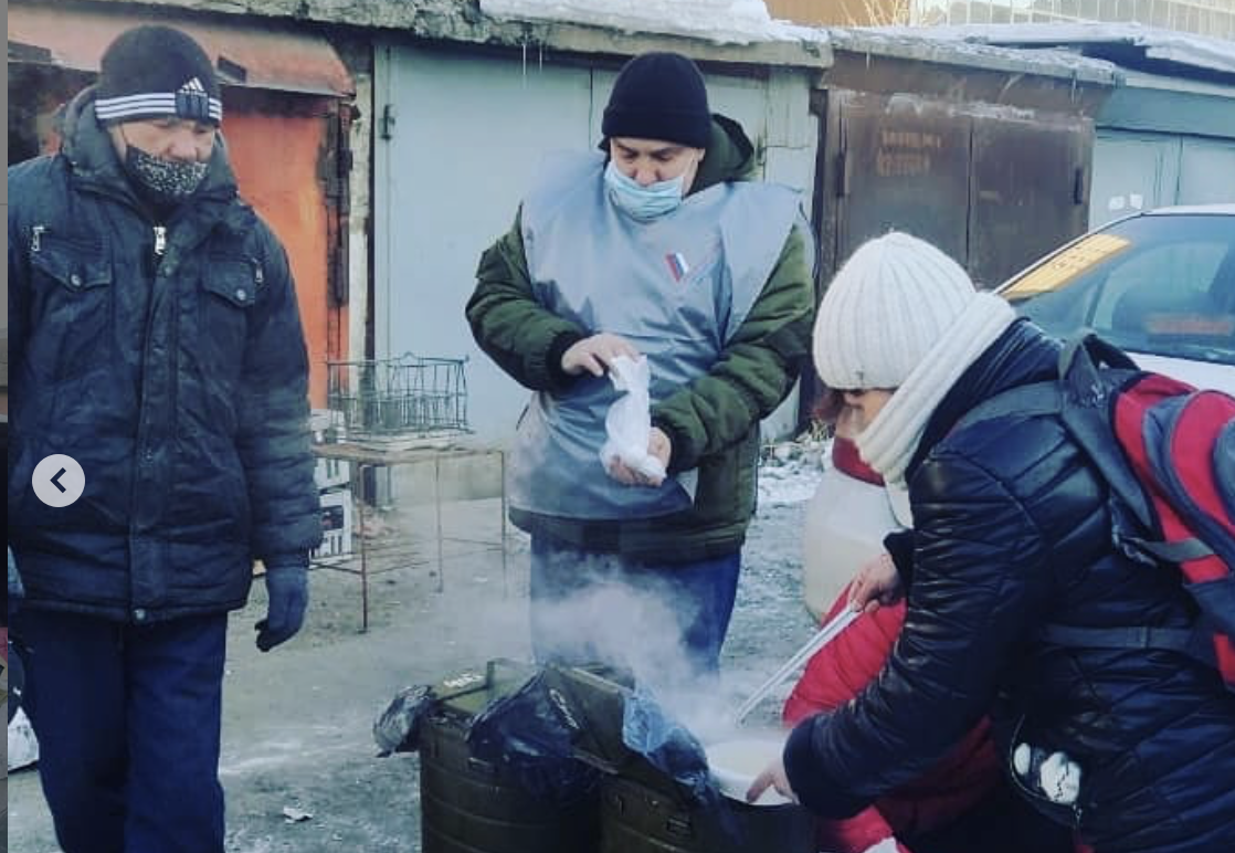 Фото В Улан-Удэ бывшая бездомная стала волонтером