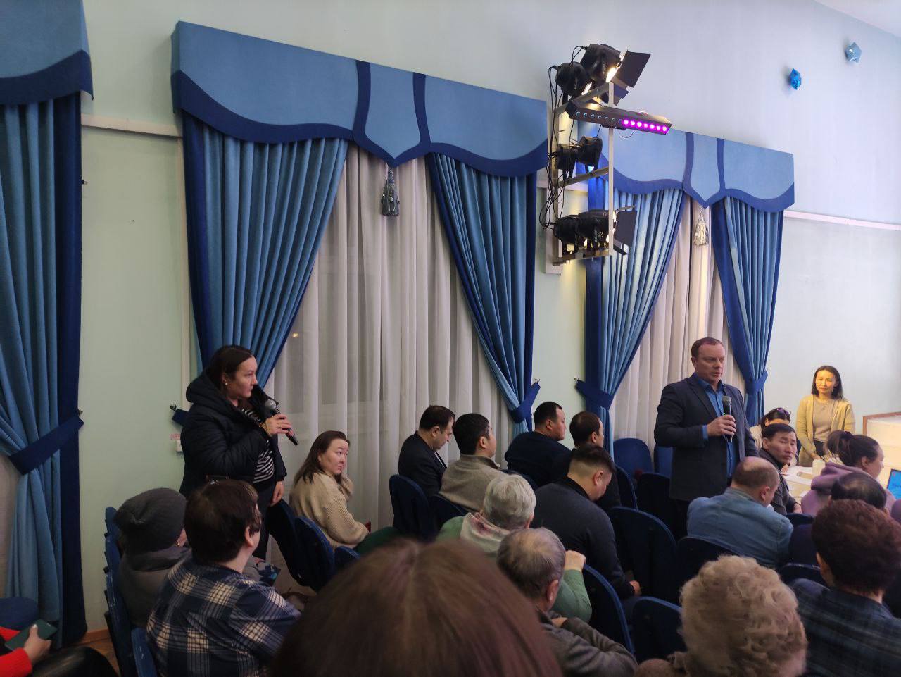 Фото В Советском районе Улан-Удэ прошла встреча руководства с жителями микрорайонов