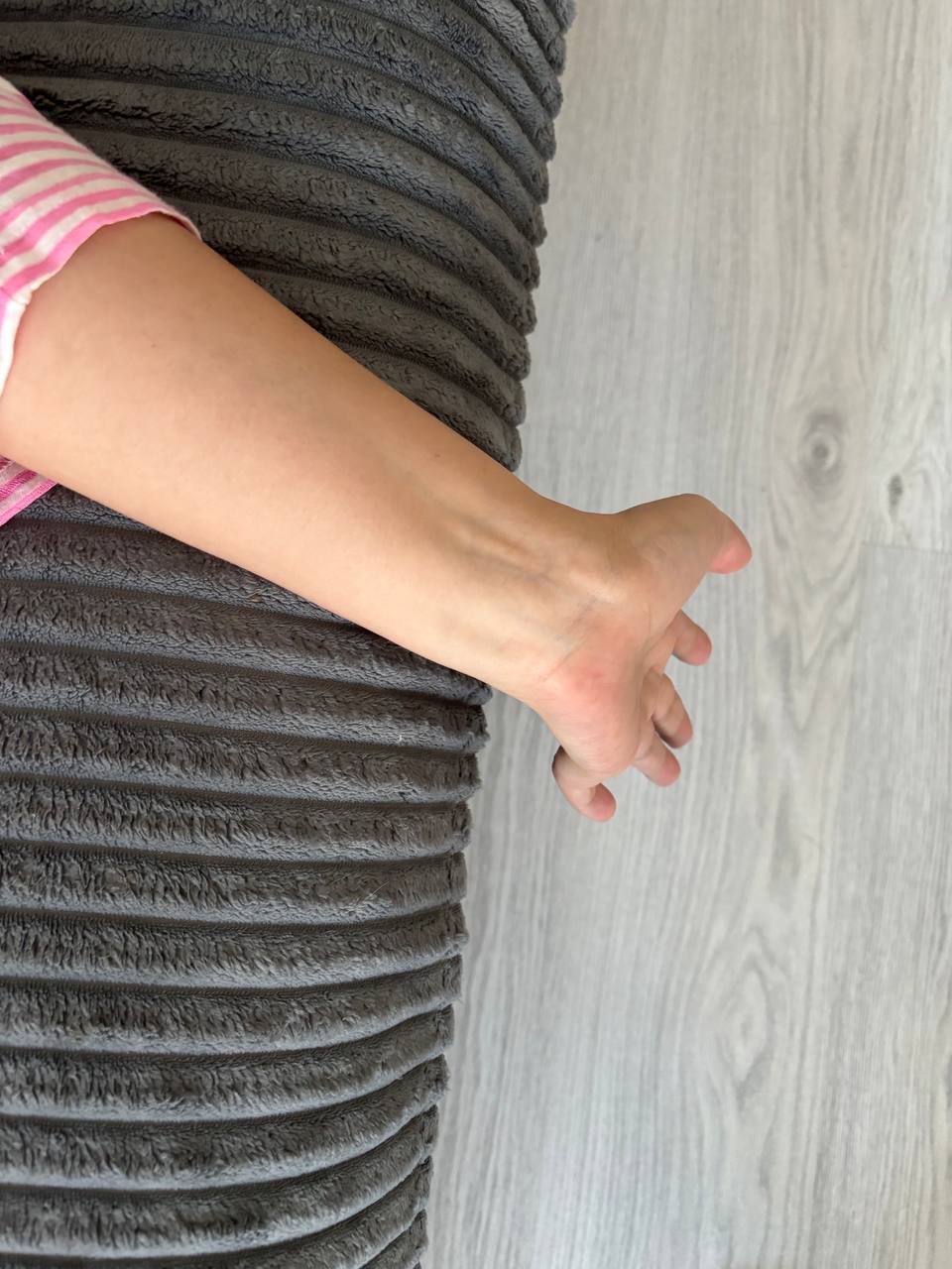 Фото В Бурятии пожарные нашли мужчину мертвым на диване