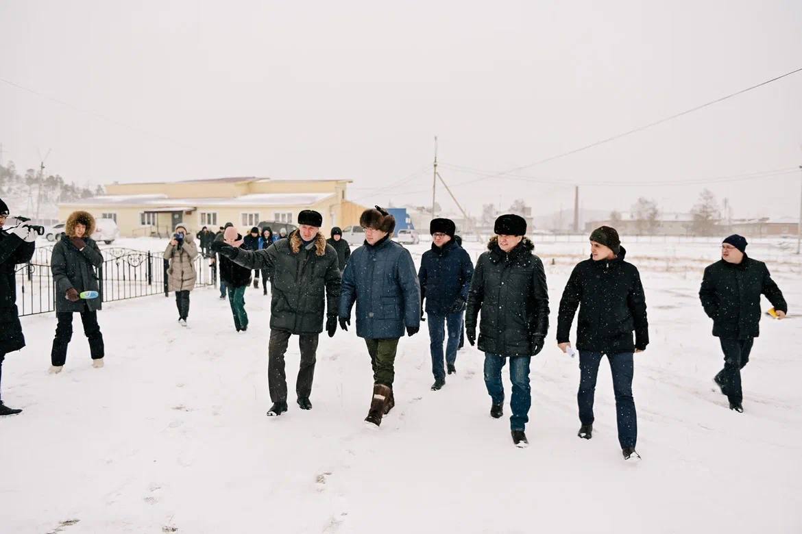 Фото «Стадион, ТОСы, культура»: глава Бурятии посетил Прибайкальский район