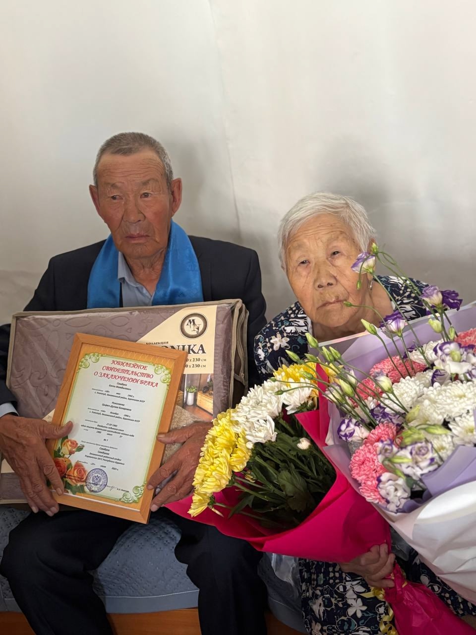 Фото Супруги из Закаменского района Бурятии отметили бриллиантовую свадьбу