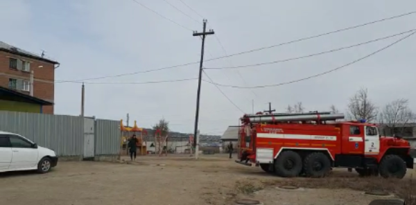 Фото По сообщению о минировании в Улан-Удэ эвакуировано 6 школ и детский сад
