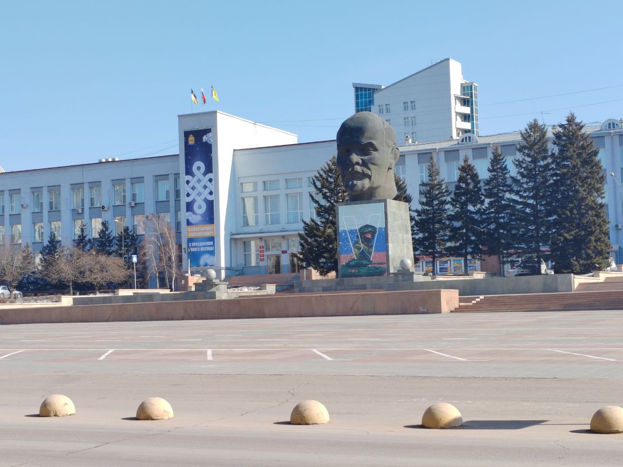 Фото Глава Бурятии принял участие в сессии «Муравьев-Амурский 2030» в Мурманске
