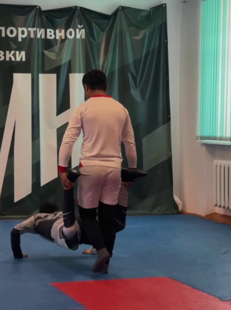 Фото В улан-удэнском центре «Воин» провели мастер-класс по борьбе