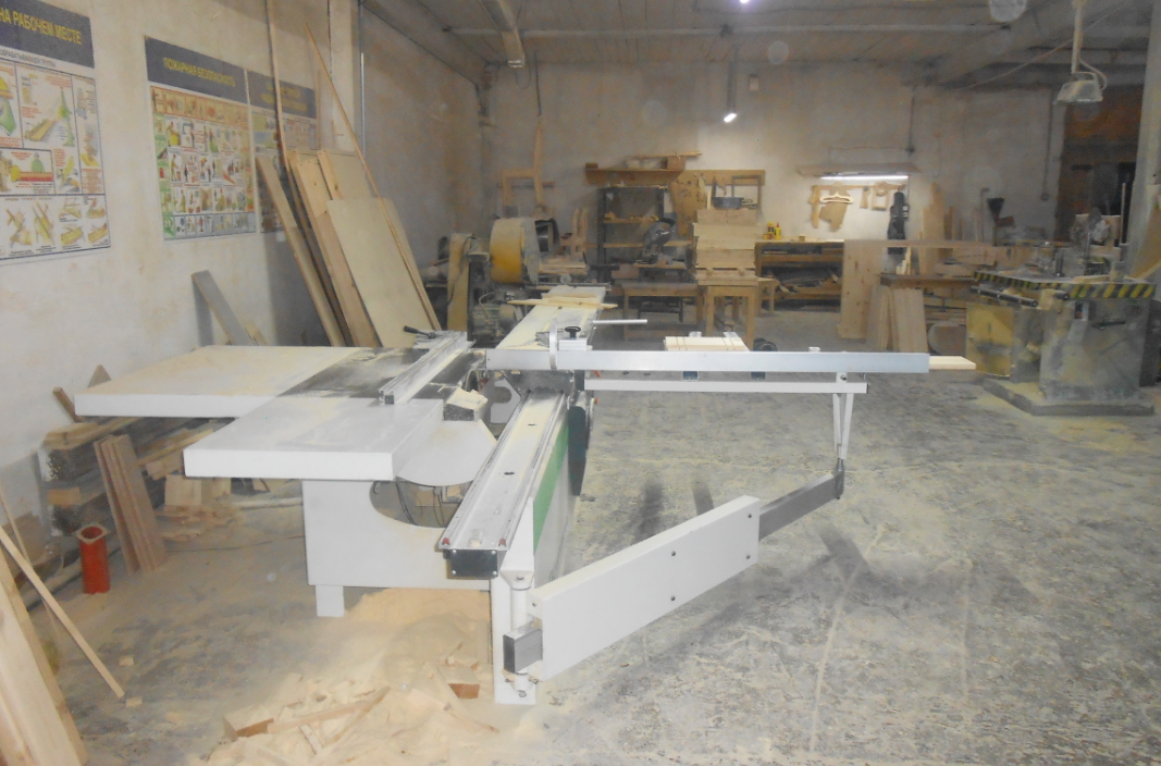 Фото Осужденные в Бурятии изготовляют мебель на новом оборудовании