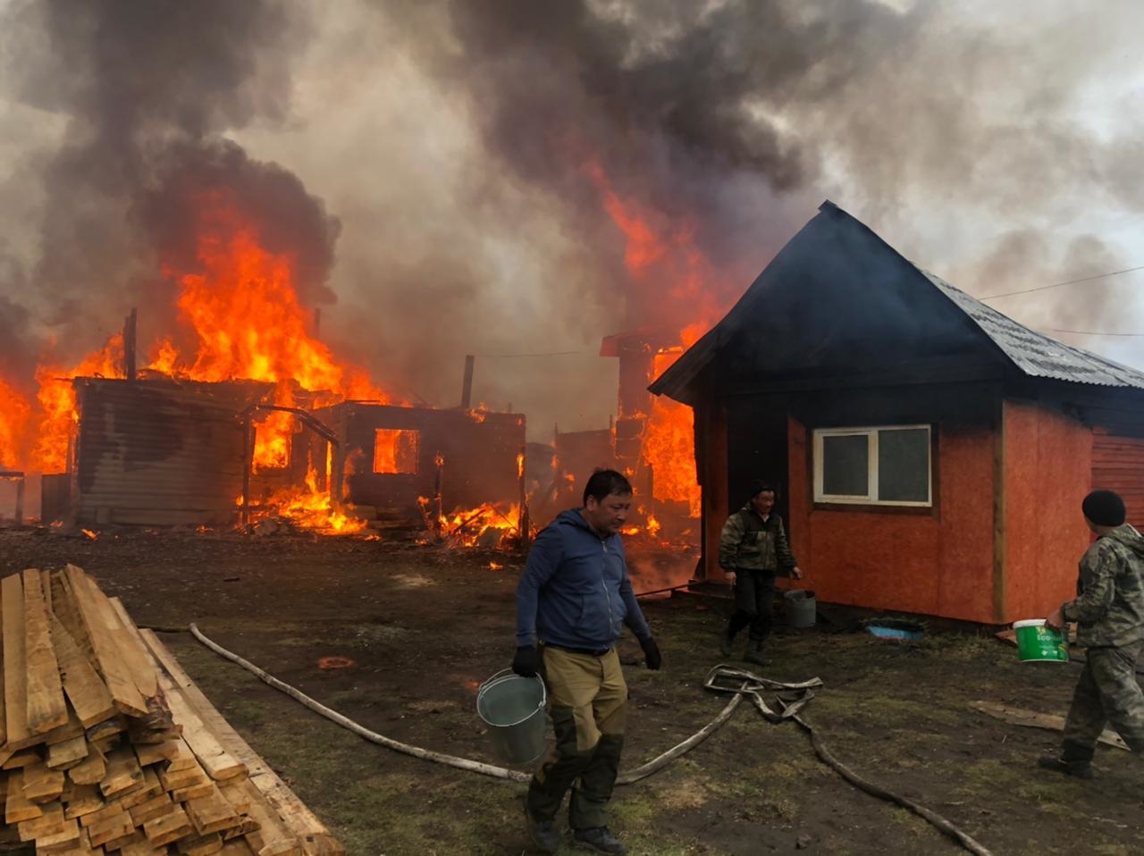 Фото В Бурятии сгорели курортные дома