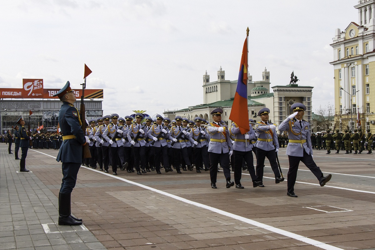 Фото Зачем монголы 9 мая маршировали на площади Советов в Улан-Удэ