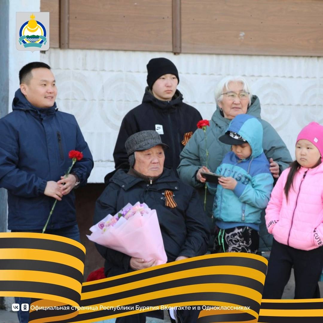 Фото В Бурятии провели праздничный концерт и парад для 99-летнего Бато Бастуевича Федорова