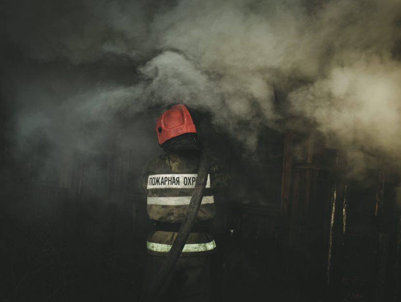 Фото В Улан-Удэ при пожаре эвакуировали 15 человек