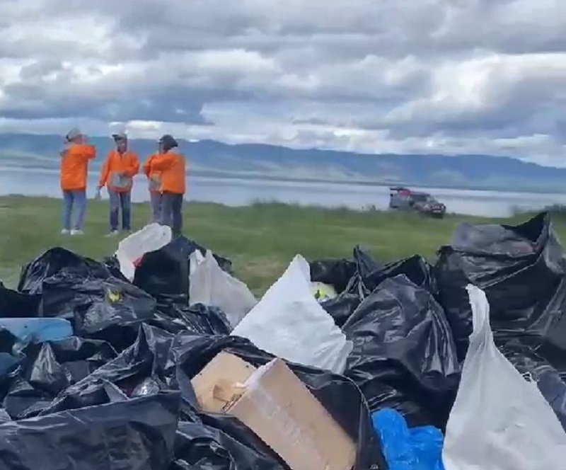 Фото В Бурятии прошла экологическая акция «Волонтеры 360»