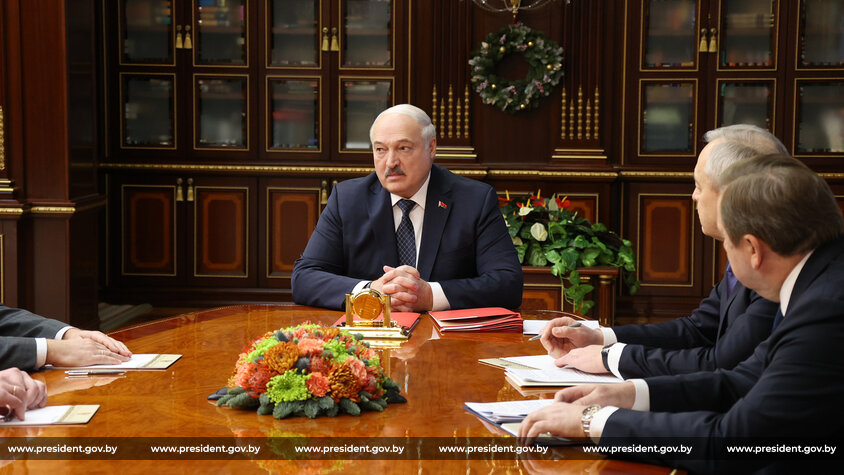 Фото В Белоруссии экс-президента и его семью наделили статусом неприкосновенности